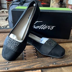 Trotters Black Flats